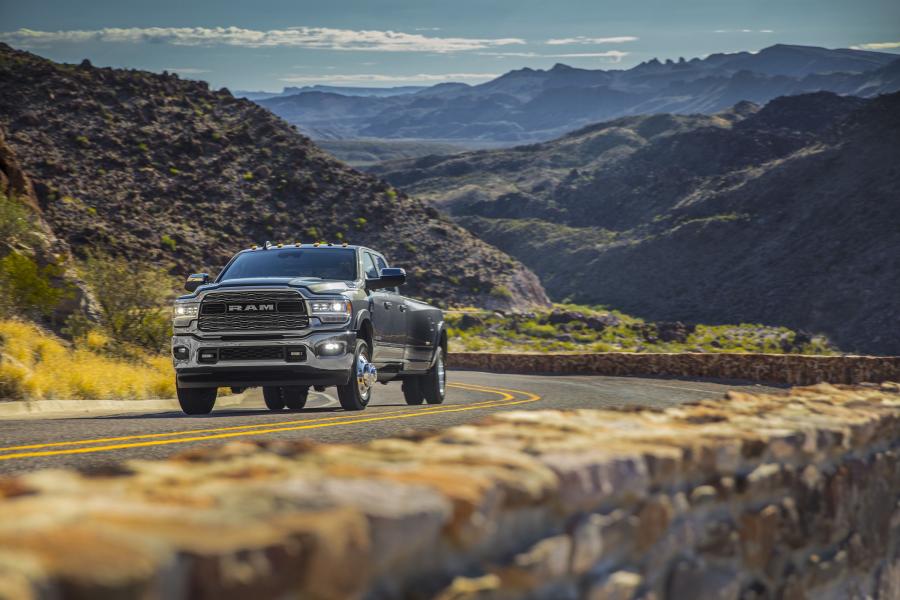  Ram 3500 Limited Crew Cab Dually (D2) (D2) 2019 года  (фото 11 из 45)